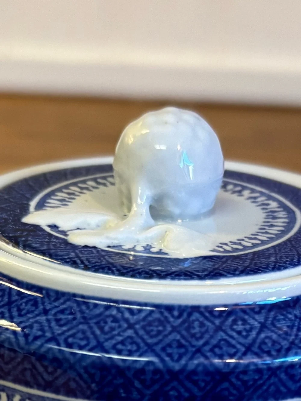 Spode ‘Fitzhugh Blue’ creamer and sugar with lid
